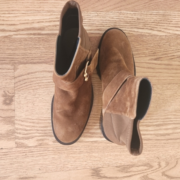 EUC Stuart Weitzman Luxering Suede Ankle Bootie in Brown, Size 6.5 - Picture 5 of 11